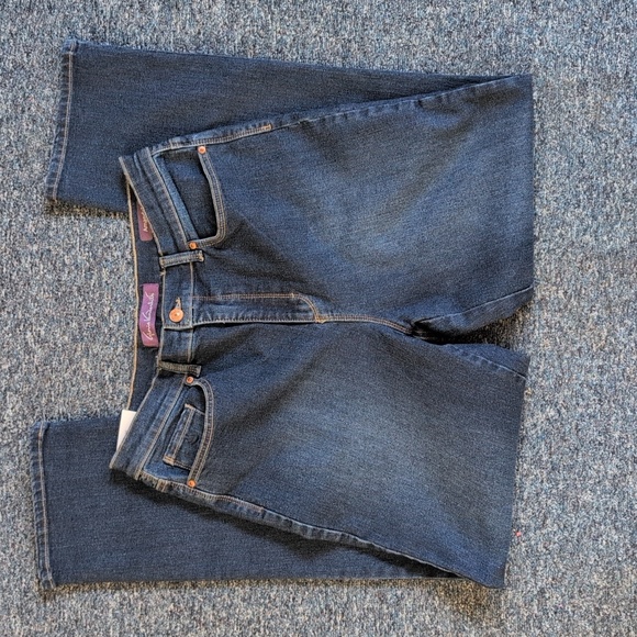 Amanda Classic Fit Jeans - Picture 2 of 4